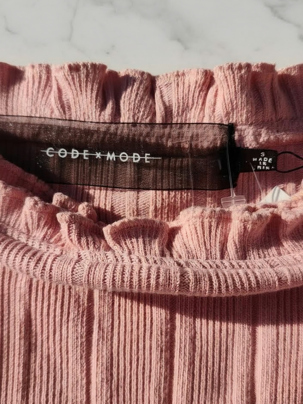Code x Mode Pink Off-The-Shoulder Ribbed Ruffle Knit Crop Top Shirt - Picture 4 of 4